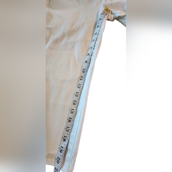 Denim & Co. Regular Tulip Snap Hem Capri Jeans Button Detail Women's 10 White - Picture 9 of 14